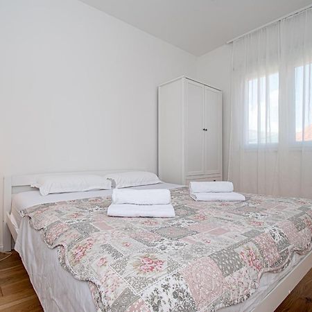 Apartment Nikola Kastel Novi ภายนอก รูปภาพ
