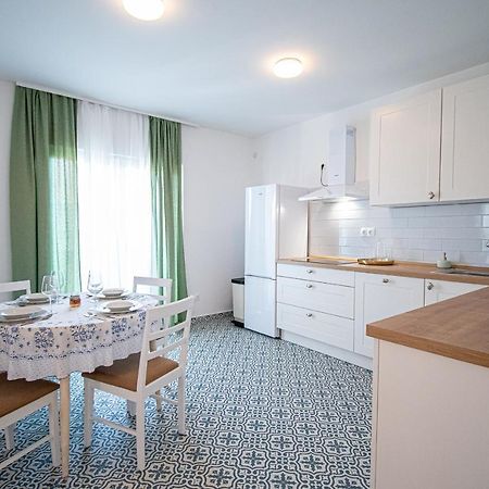 Apartment Nikola Kastel Novi ภายนอก รูปภาพ