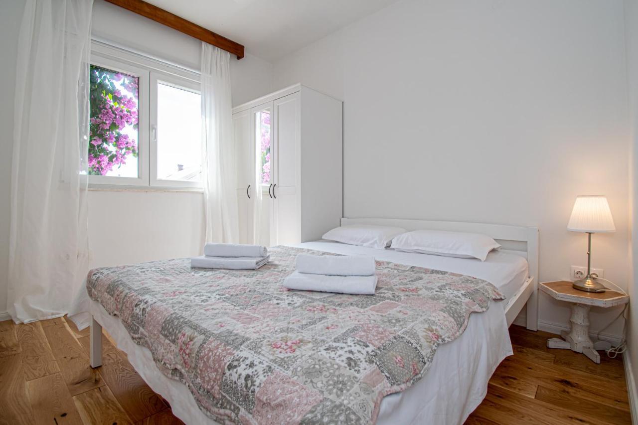 Apartment Nikola Kastel Novi ภายนอก รูปภาพ
