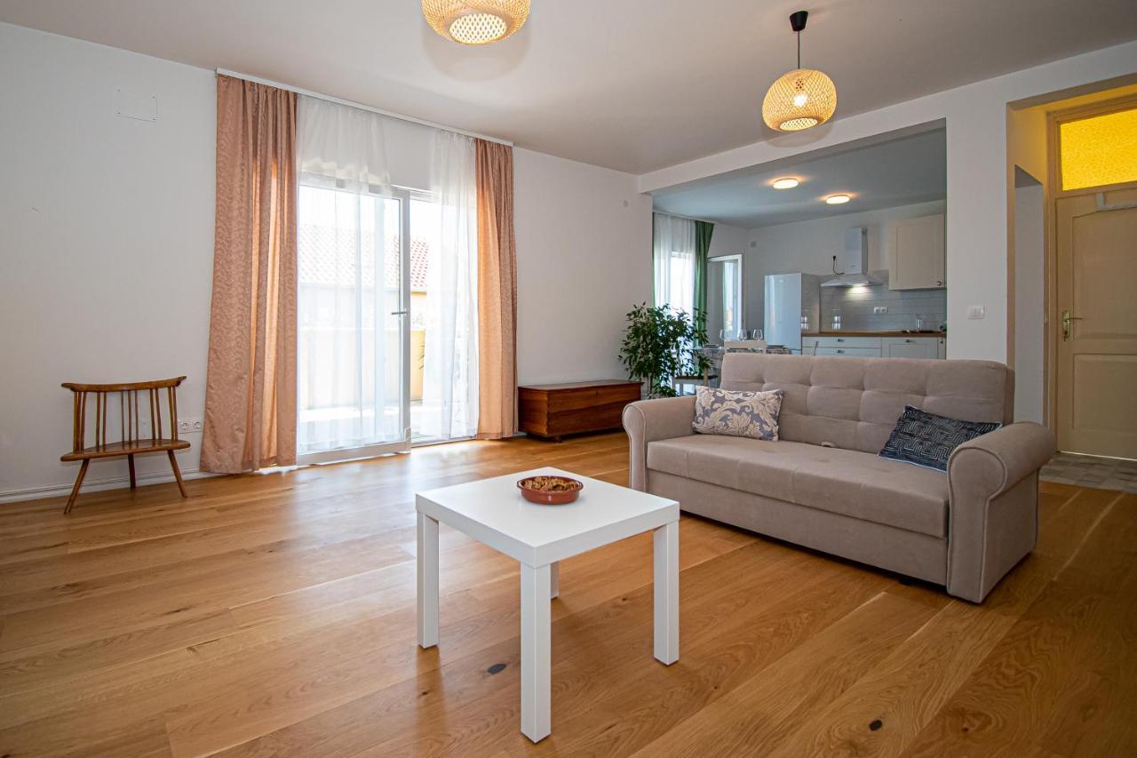 Apartment Nikola Kastel Novi ภายนอก รูปภาพ
